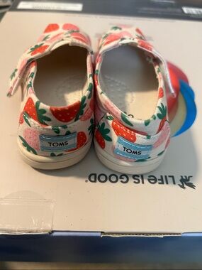 Toms Kids Strawberry Print Canvas Slip-On Shoes - Pink, Red, Green